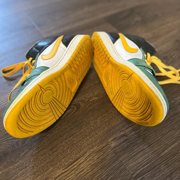 Nike Air Jordan 1 Retro Mid "Sonics" - Picture 4 of 6